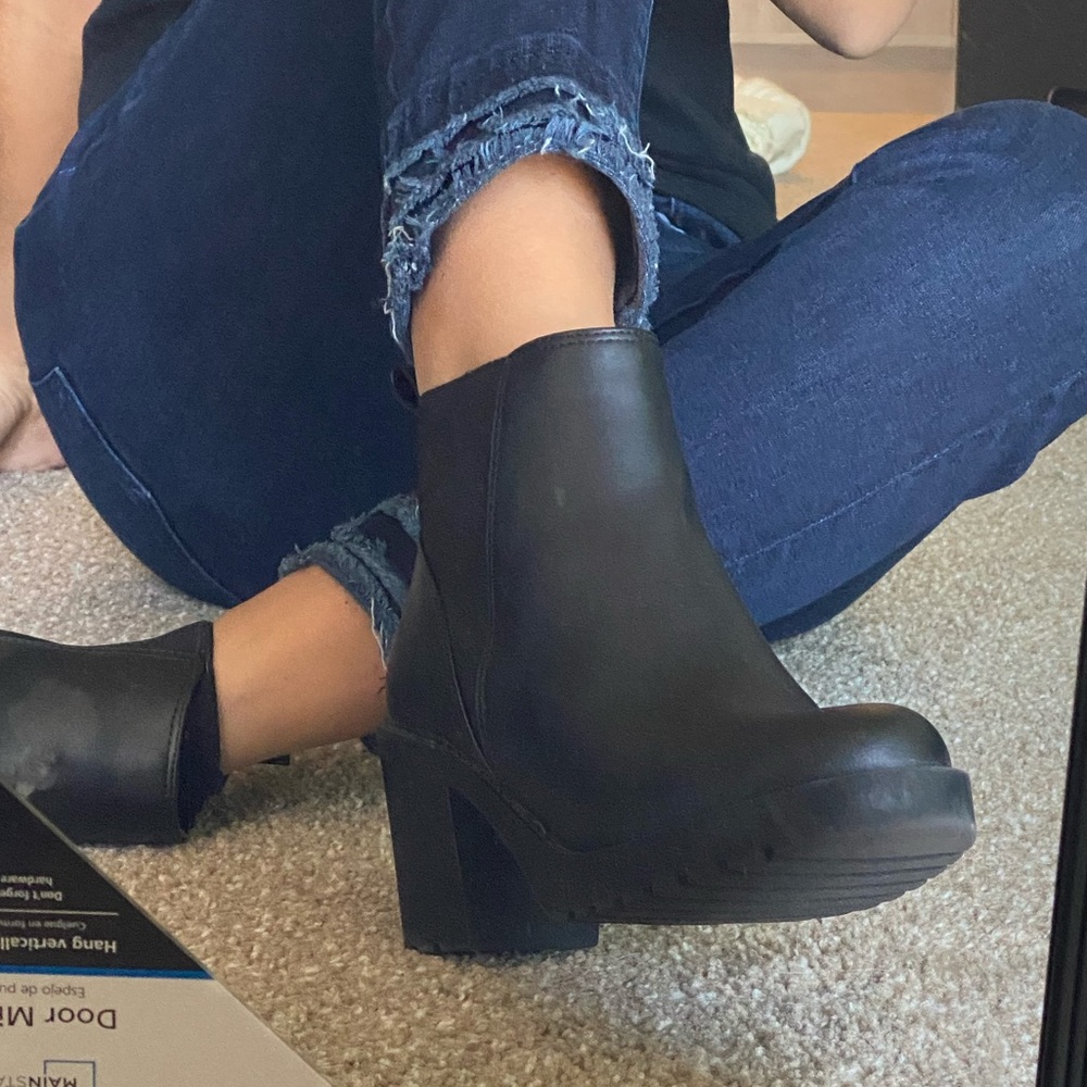 HM lug sole chelsea boots